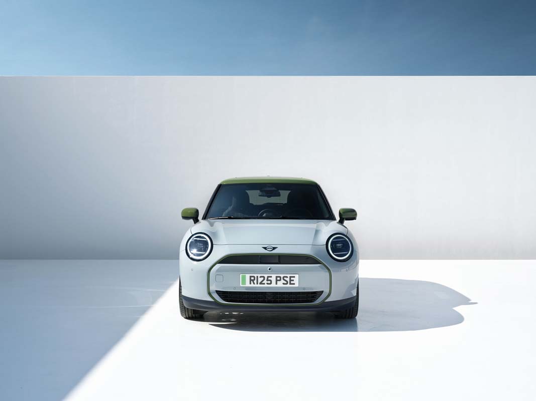 MINI Malaysia 推出全新纯电 MINI Paul Smith Edition，“英伦经典玩出新花样”正式登陆本地