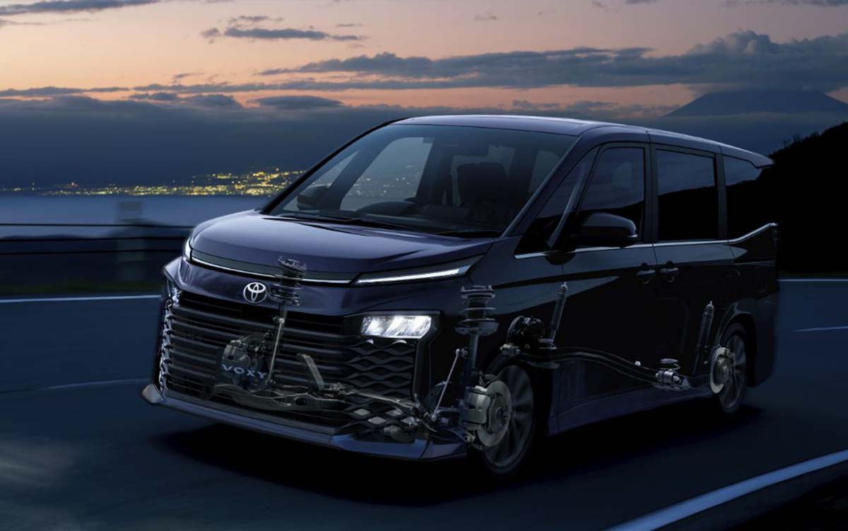 Toyota Noah / Voxy 小改款日本登场：外形设计更精致，仅提供 1.8L 混动引擎