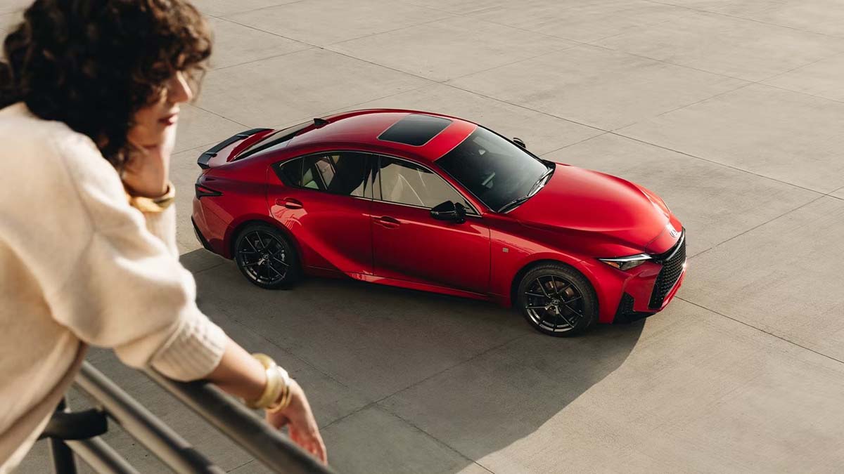 Lexus IS 纯电版开发取消,原因是消费者还是更喜欢内燃机