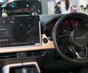 Mazda 表示新一代触屏使用界面更符合人体工学、将减少驾驶者分心！