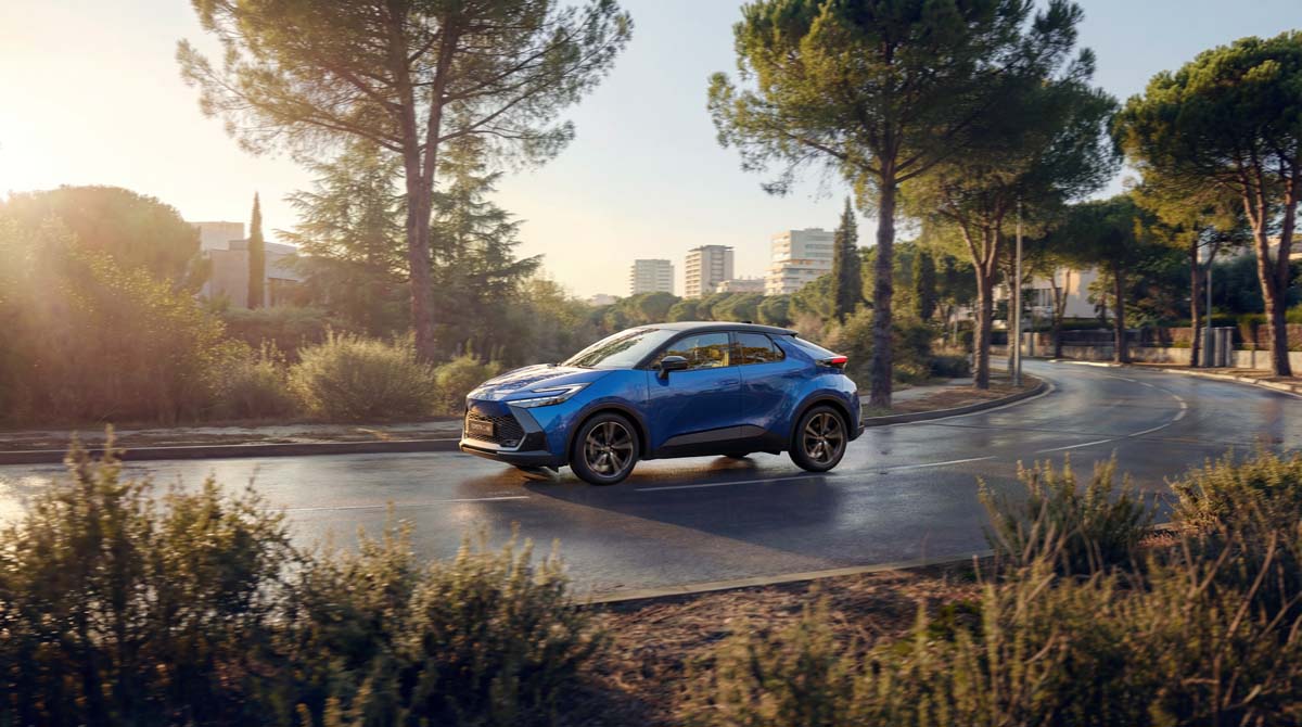 2026 Toyota C-HR 正式发布：提供 HEV/PHEV 双选项、0-100 加速 7.4 秒！
