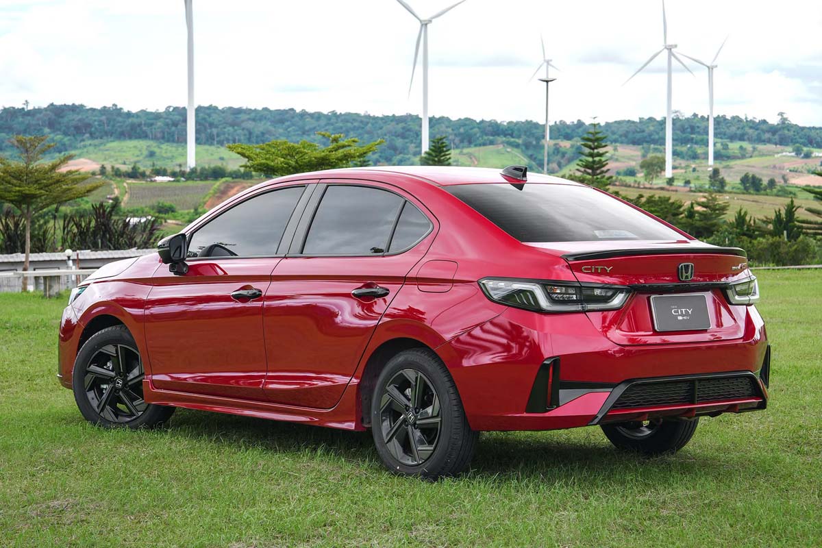2026 Honda City 泰规实拍:1.5 e:HEV/1.0 VTEC Turbo 可选、最快年末引进大马!