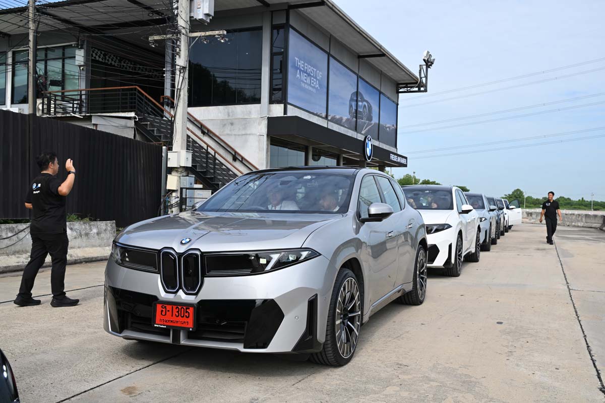 新一代BMW iX3全球订单逼近100,000张!匈牙利工厂9个月生产50,000辆