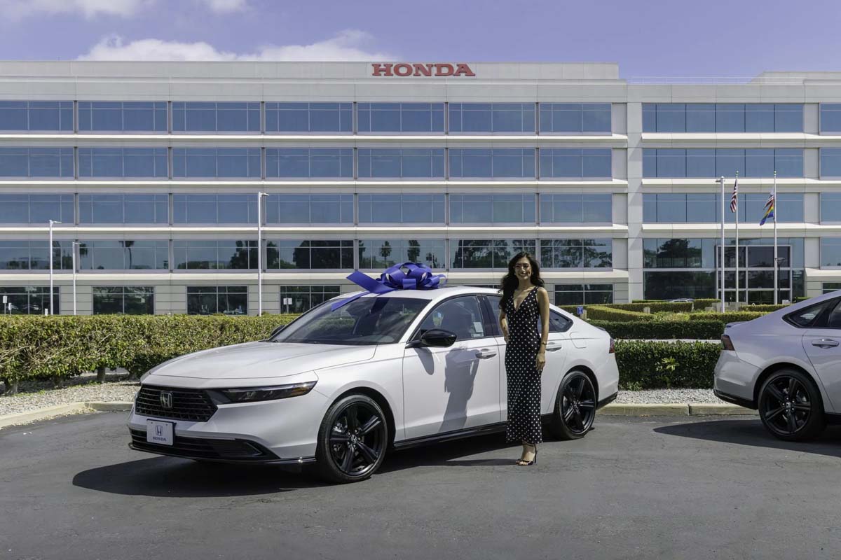 Honda Accord 全球累计销量突破 1,500 万辆！两姐妹分别成为第 1,500 万与第 15,000,001 位车主