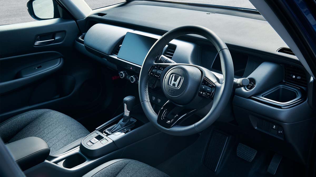 Honda Fit 二度小改正式发布!外观更运动、车系重新调整,经典掀背再进化