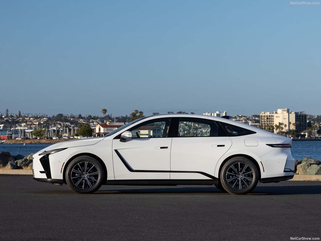 2026 Lexus ES350h 大马预计售价曝光：有望从 RM366,888 起，豪华 Hybrid 房车全面进化