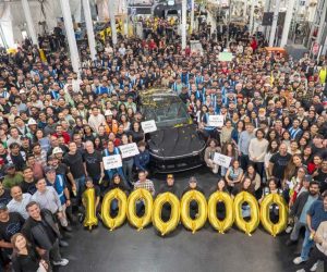 Tesla全球累计产量突破1,000万辆！第1,000万辆Model Y在Fremont工厂下线