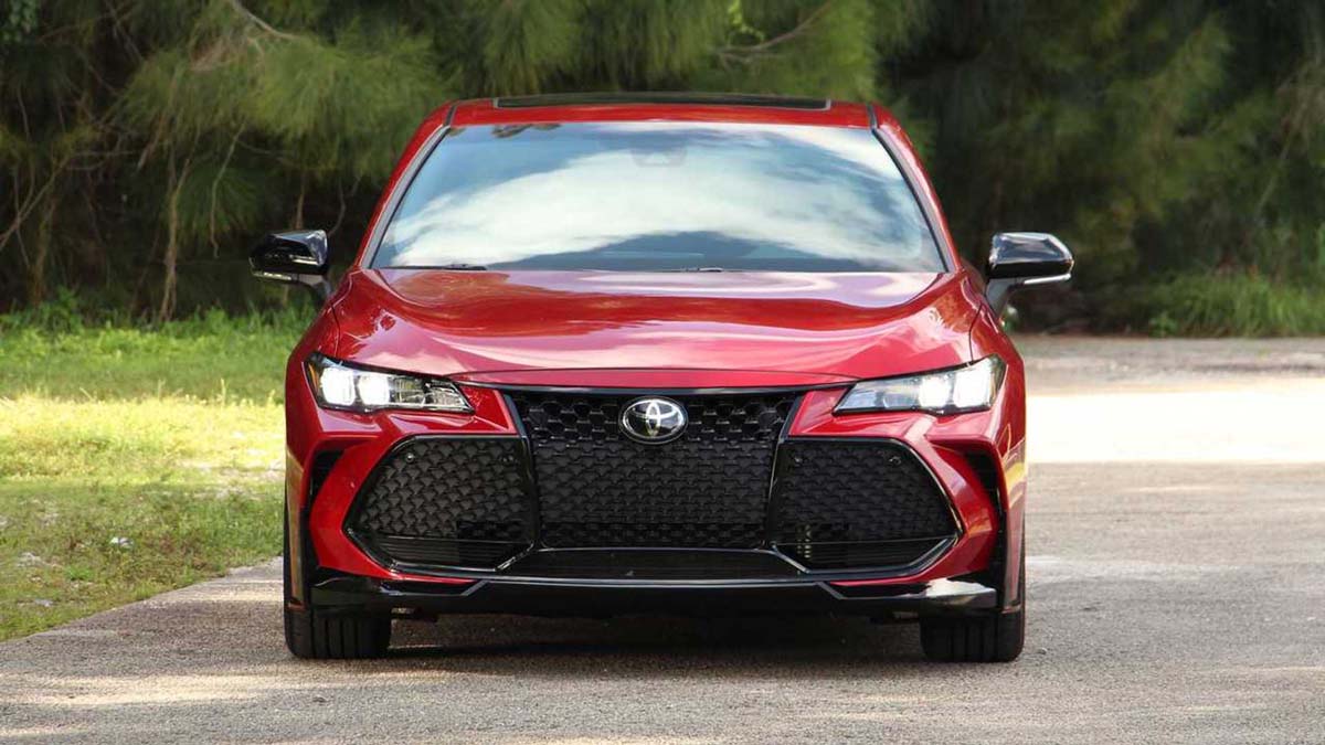 2026 Toyota Avalon 现身:比 Camry 更大、更像 Toyota Crown!