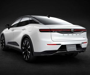 2026 Toyota Crown Crossover 小改款曝光！换上全新双色车身设计、配备升级，最快今夏日本发布