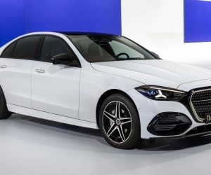 Mercedes-Benz C-Class迎史上最大升级！换上发光大水箱护罩，2.0L引擎、MB.OS全面更新
