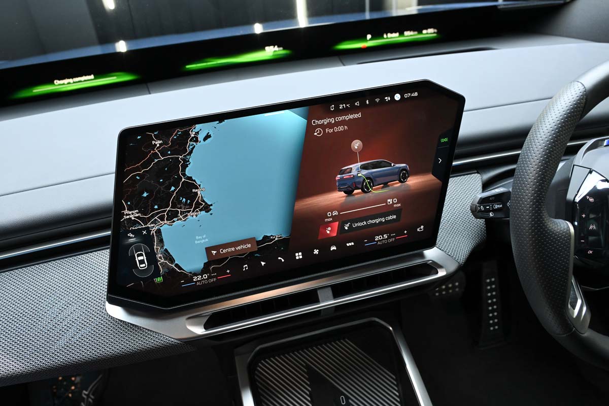 2026 BMW iX3 50 xDrive 海外试驾:除了805 km续航,它真正的核心优势是什么?