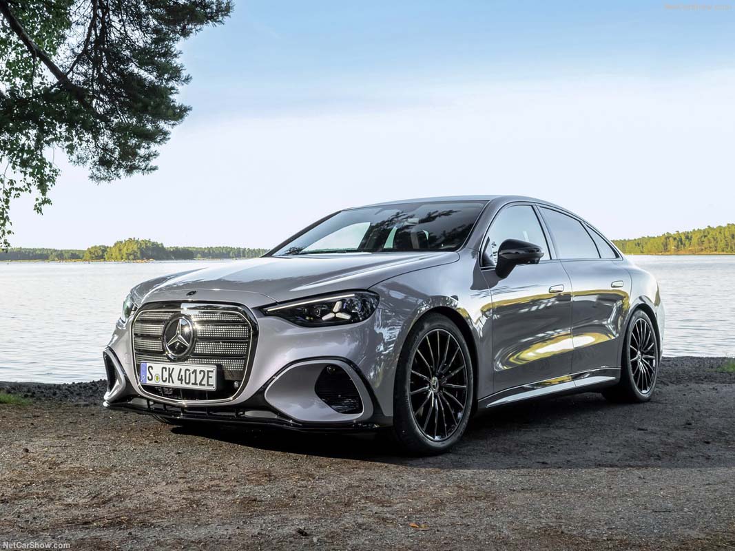 Mercedes-Benz 承认取消实体按键走得太远：未来新车将重新加入常用按钮