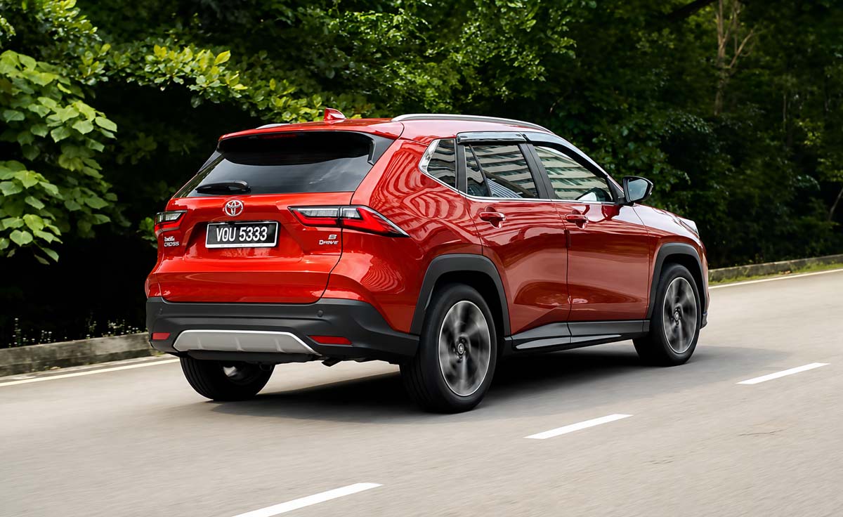 2026 Toyota Yaris Cross HEV 大马试驾：111 PS不快，但省油、舒服才是它真正的卖点！