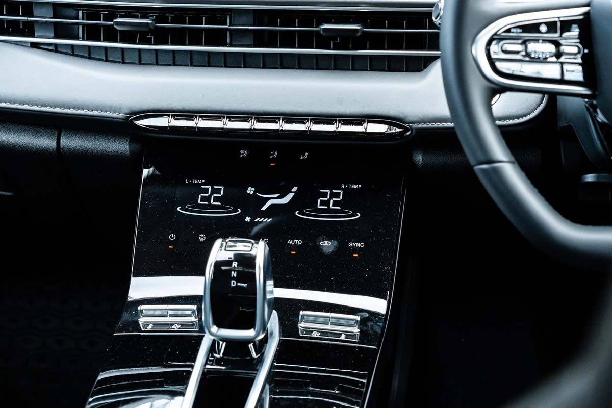 Nissan 不再于内装使用Piano Black,因为长期使用会有刮痕和手印