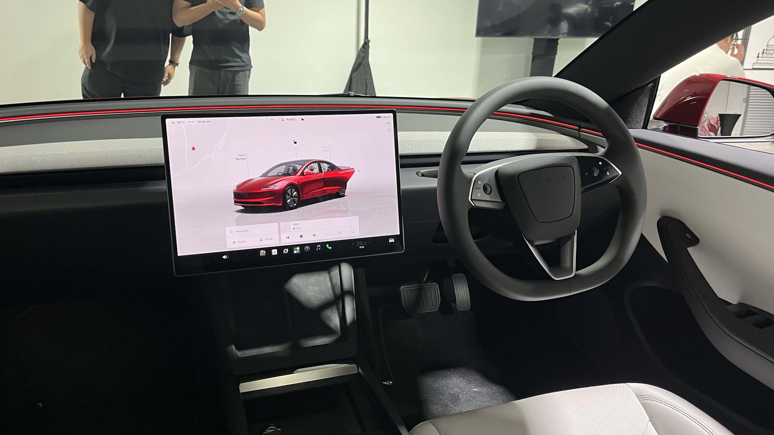 Tesla Model 3 入门版升级16寸中控屏幕,价格不变!RM149,000起