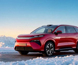 BYD Atto 8 正式亮相：775 Hp 七人座纯电 SUV、续航653 km，充电9分钟就能接近满电！