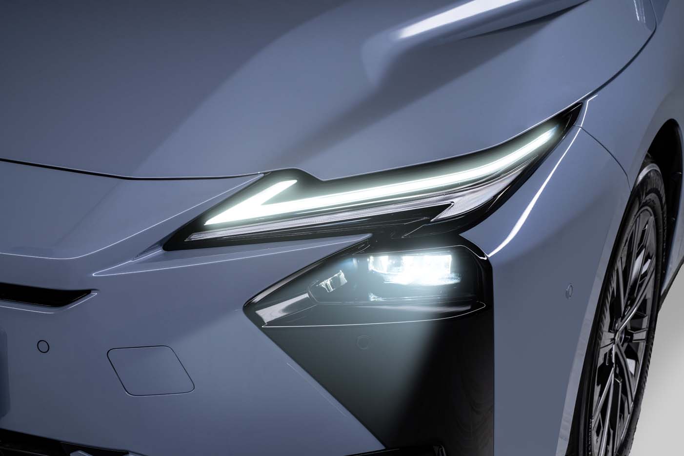 2026 Lexus ES350h 登陆我国：第六代混动系统油耗4.4L/100 km、本地售价RM366,888起！
