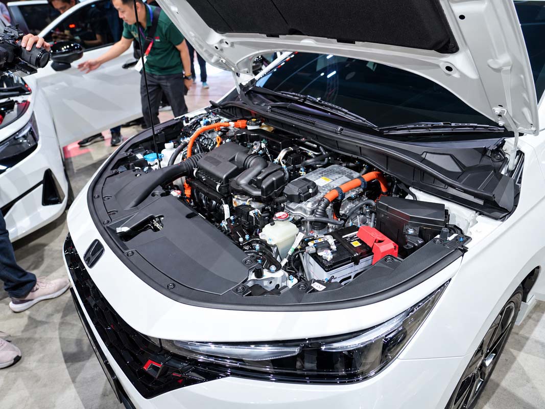 Toyota Vios GR-S HEV VS Honda City RS e:HEV:价格只差RM2,000,你应该选谁?